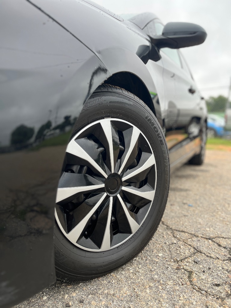 2019 Hyundai Elantra - $10,900