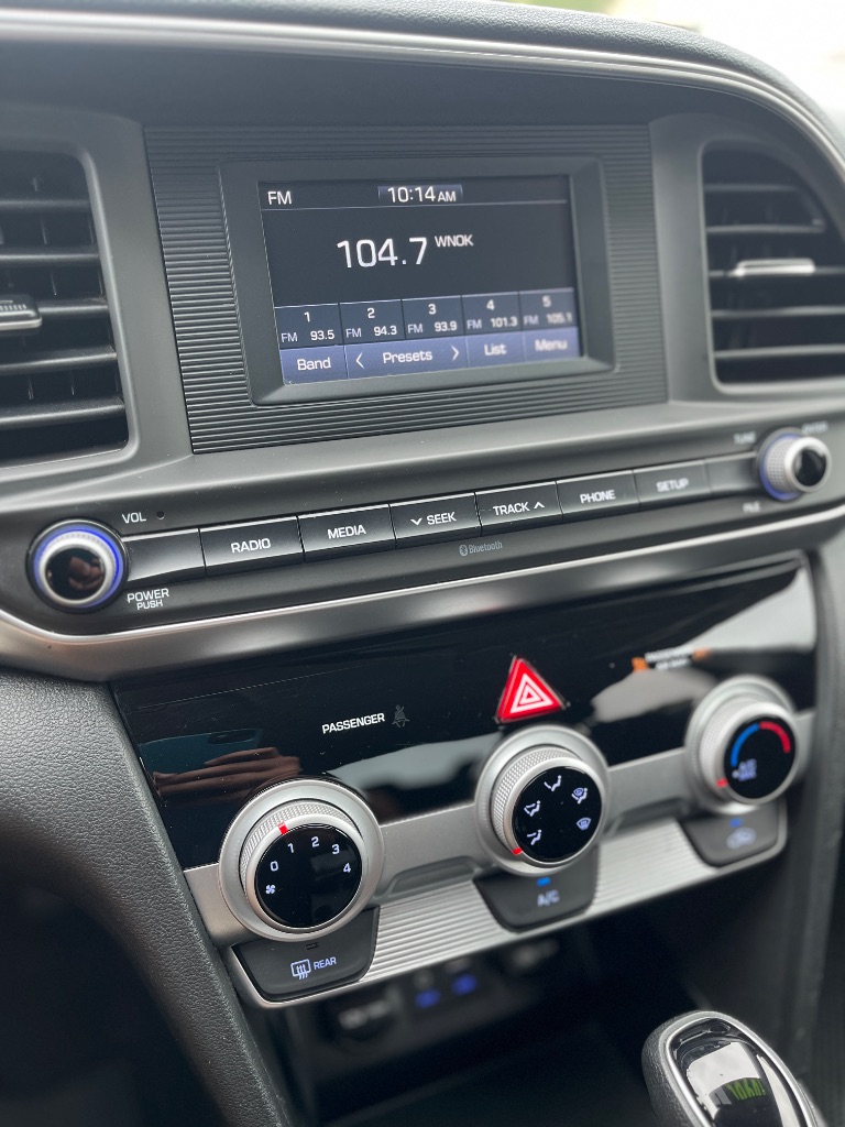 2019 Hyundai Elantra - $10,900