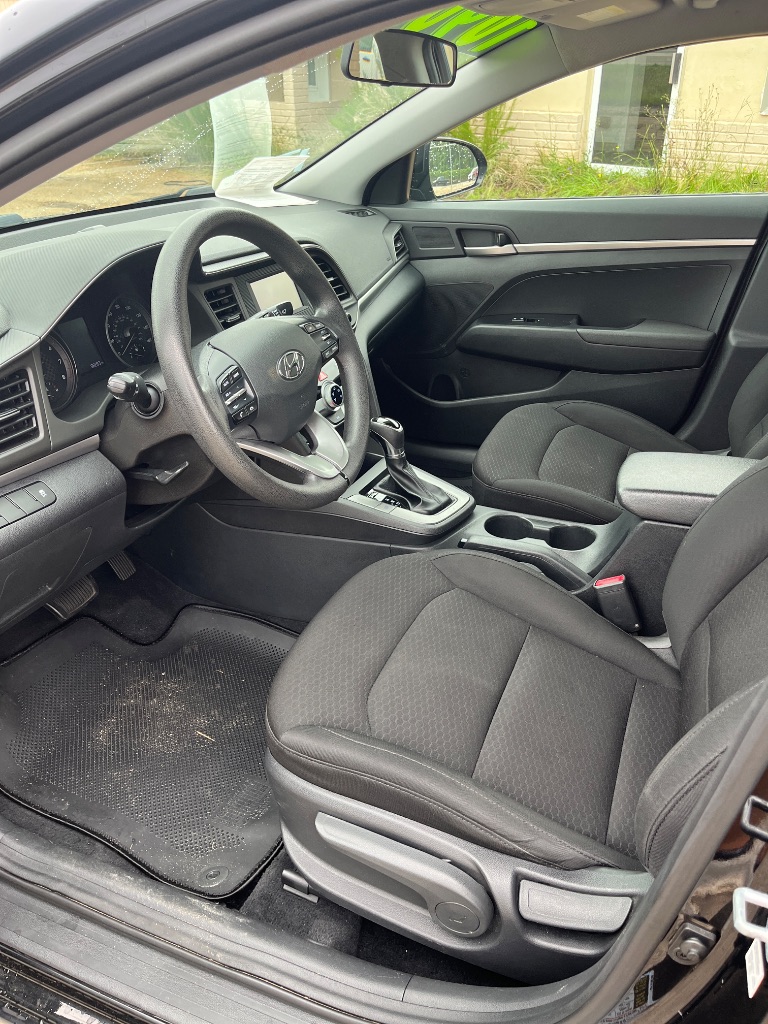 2019 Hyundai Elantra - $10,900
