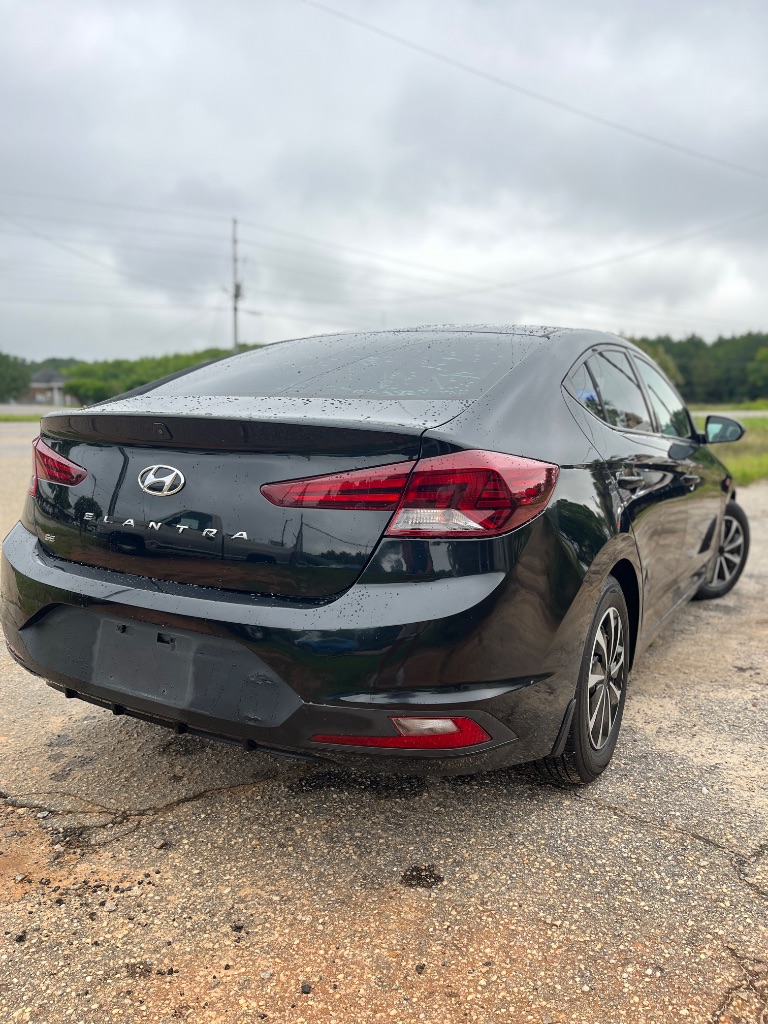 2019 Hyundai Elantra - $10,900