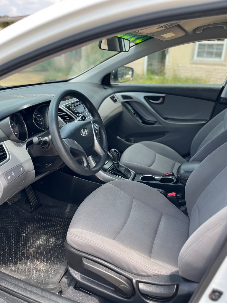 2016 Hyundai Elantra - $8,900