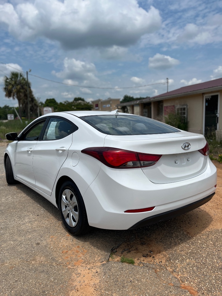2016 Hyundai Elantra - $8,900