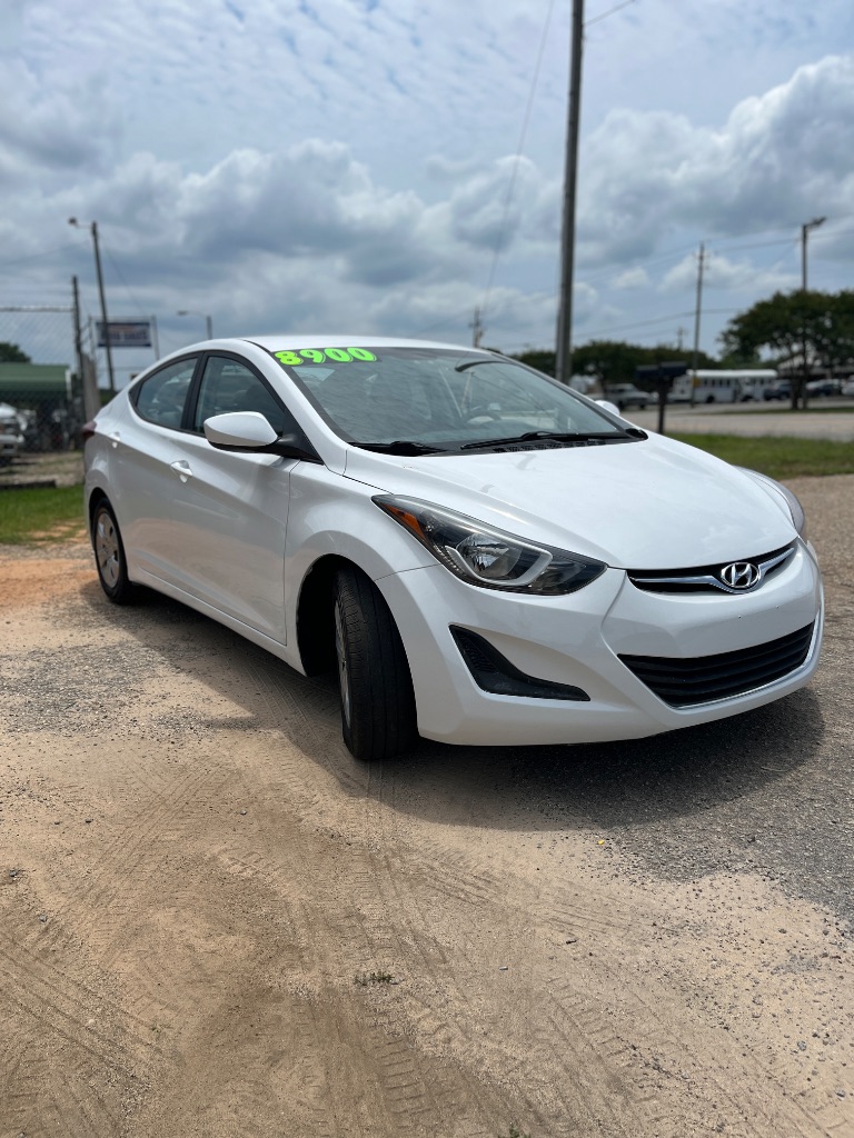2016 Hyundai Elantra - $8,900