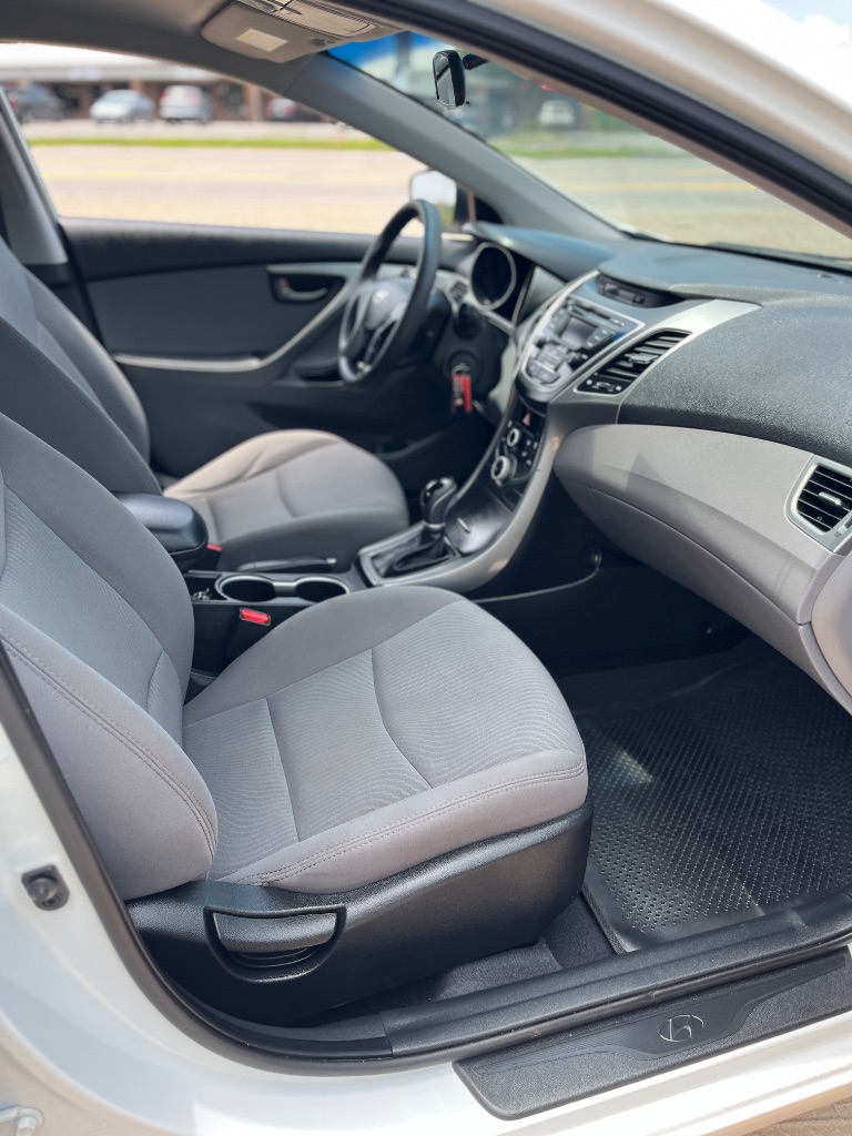 2016 Hyundai Elantra - $8,900