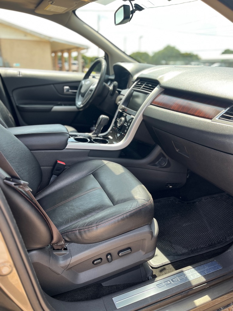 2014 Ford Edge - $8,900
