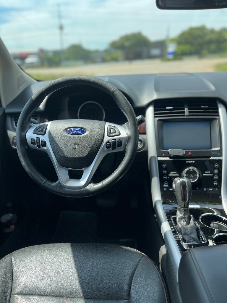 2014 Ford Edge - $8,900