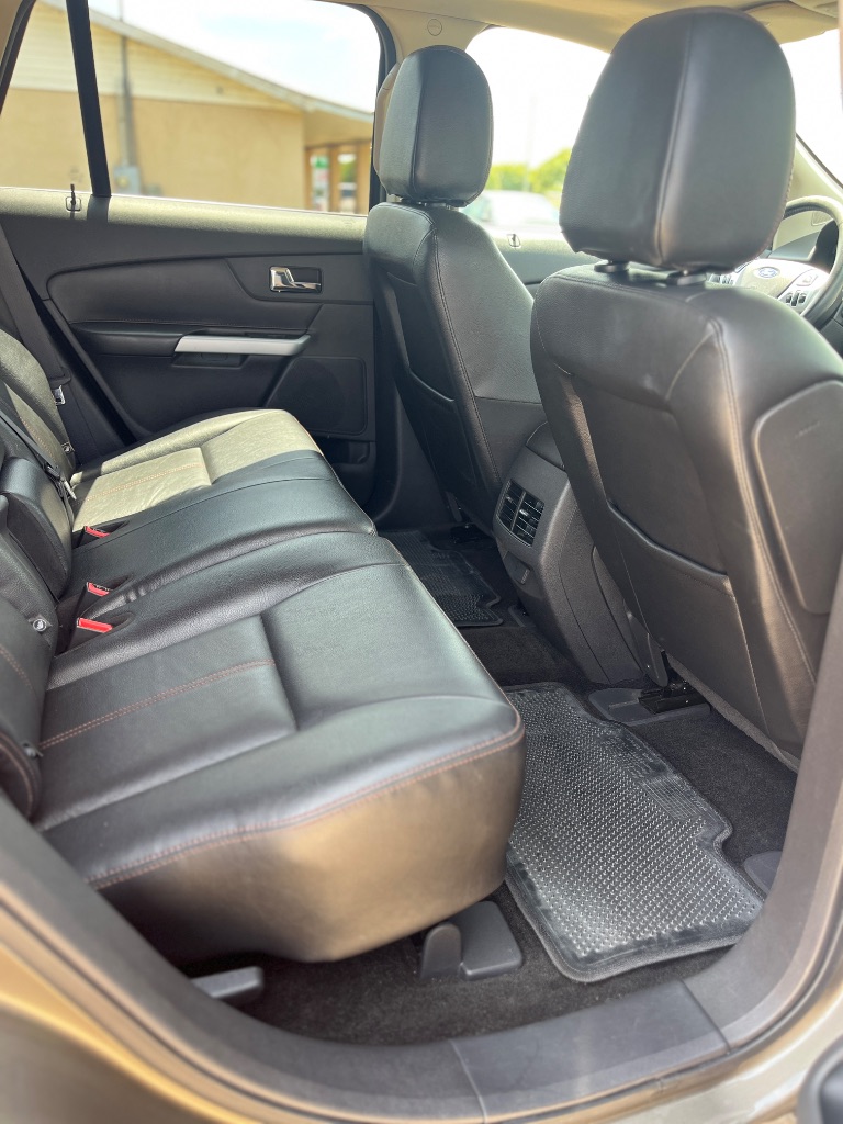 2014 Ford Edge - $8,900