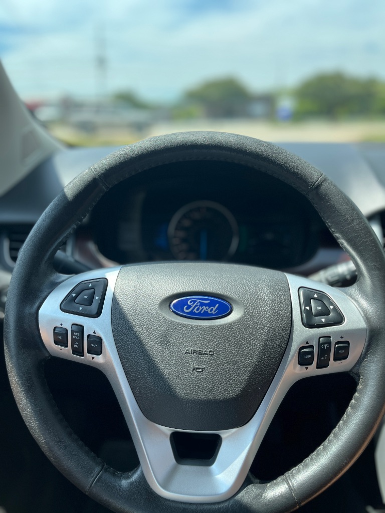 2014 Ford Edge - $8,900