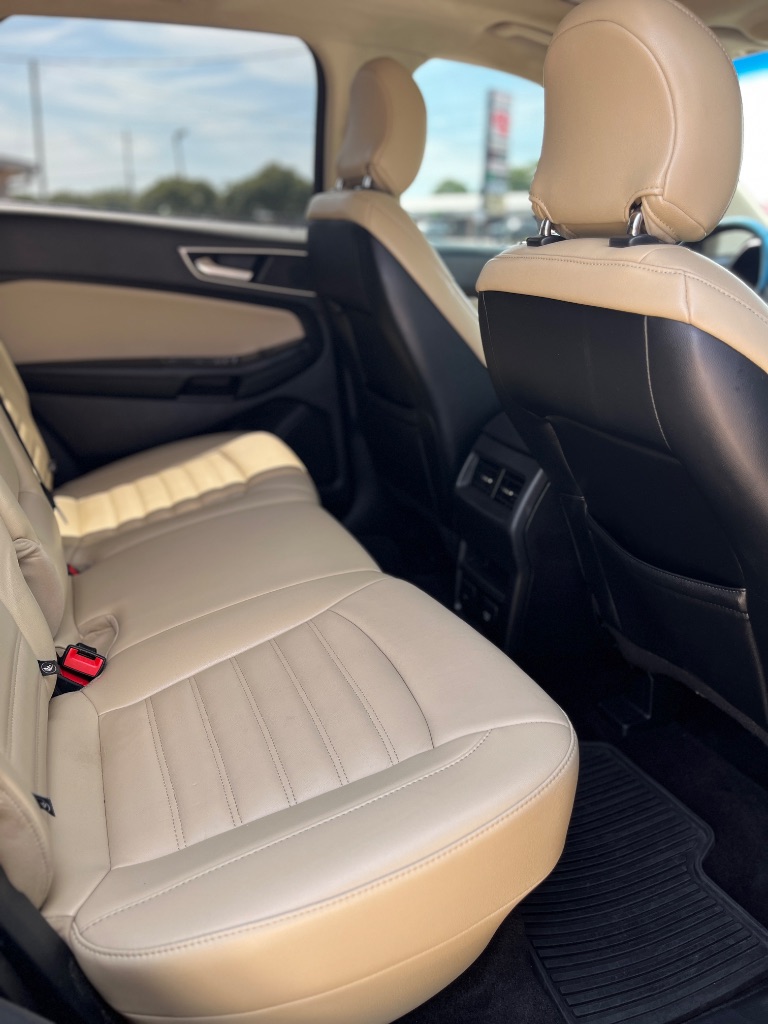 2016 Ford Edge - $9,900