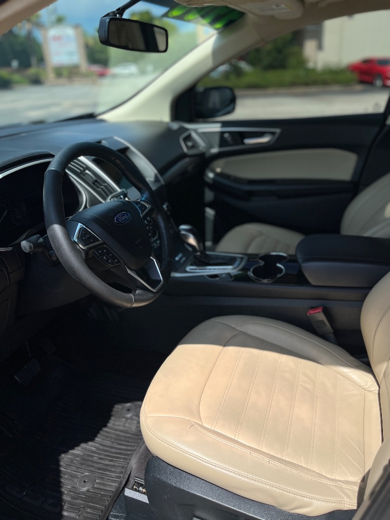 2016 Ford Edge - $9,900