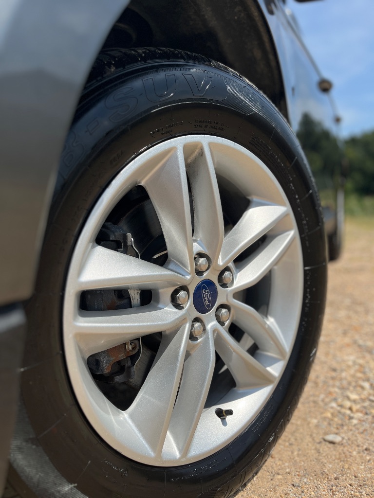 2016 Ford Edge - $9,900