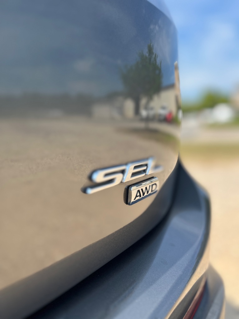 2016 Ford Edge - $9,900