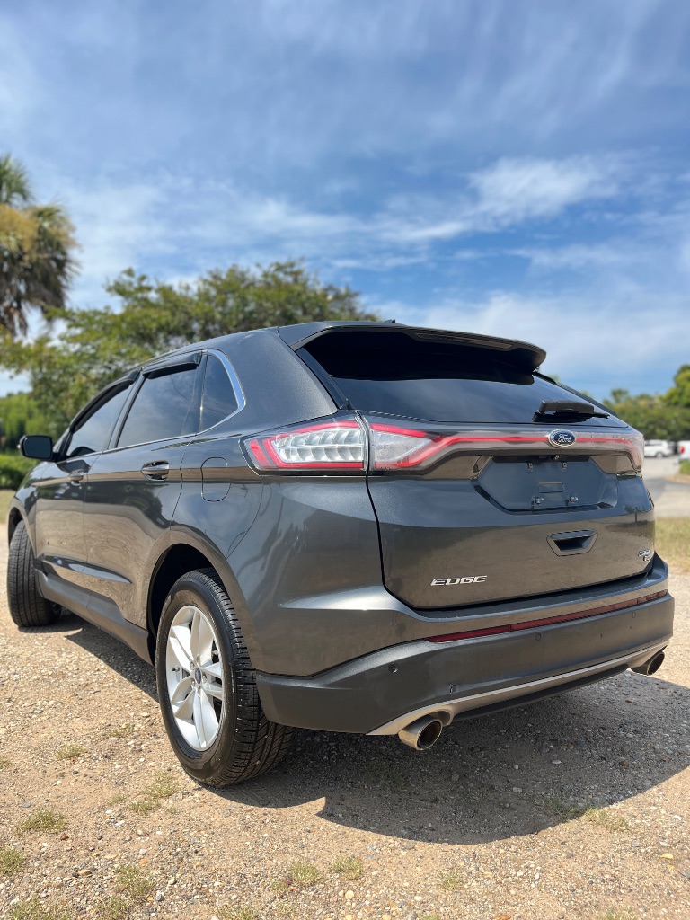 2016 Ford Edge - $9,900