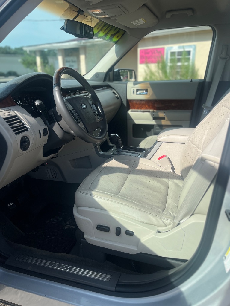 2011 Ford Flex - $8,900