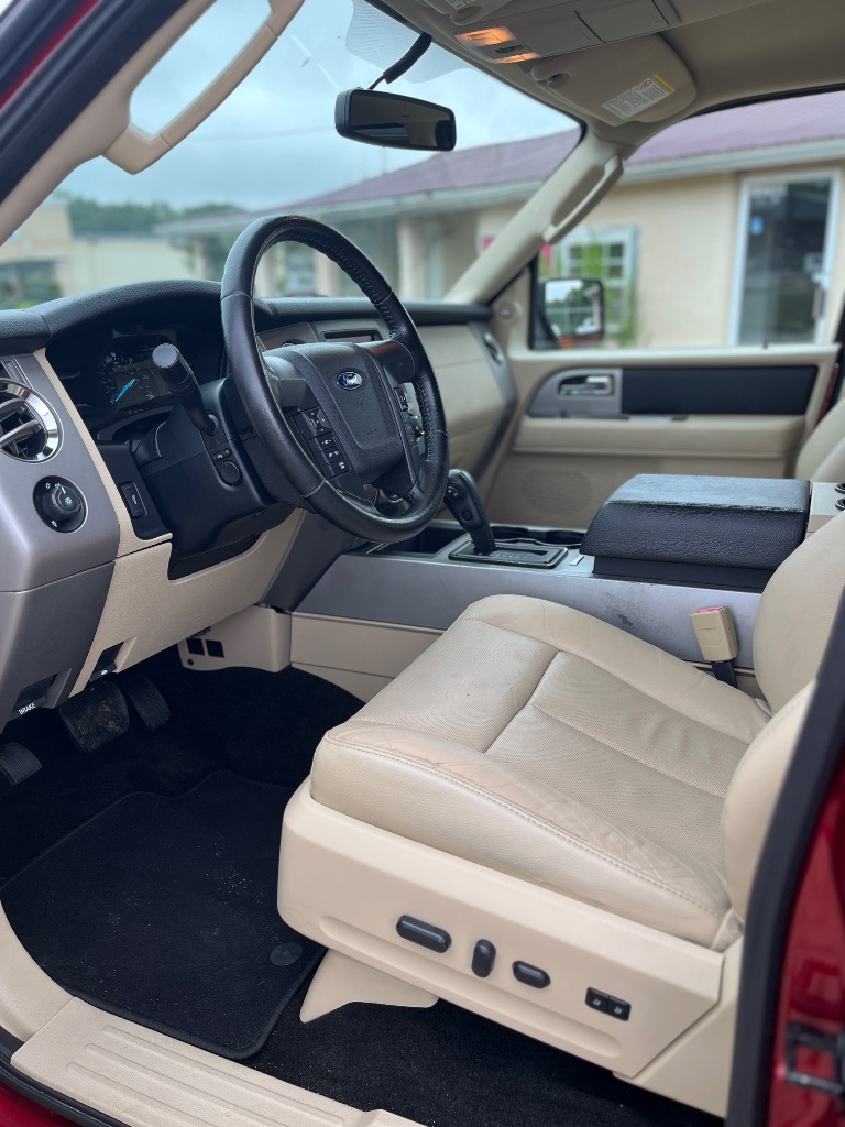 2016 Ford Expedition - $14,900