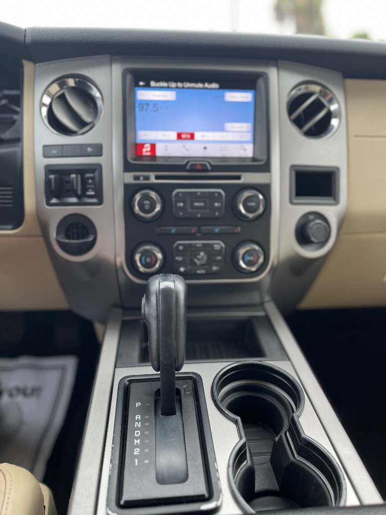 2016 Ford Expedition - $14,900