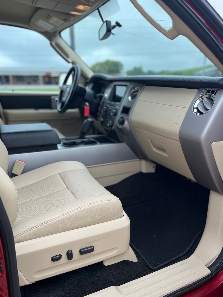 2016 Ford Expedition - $14,900