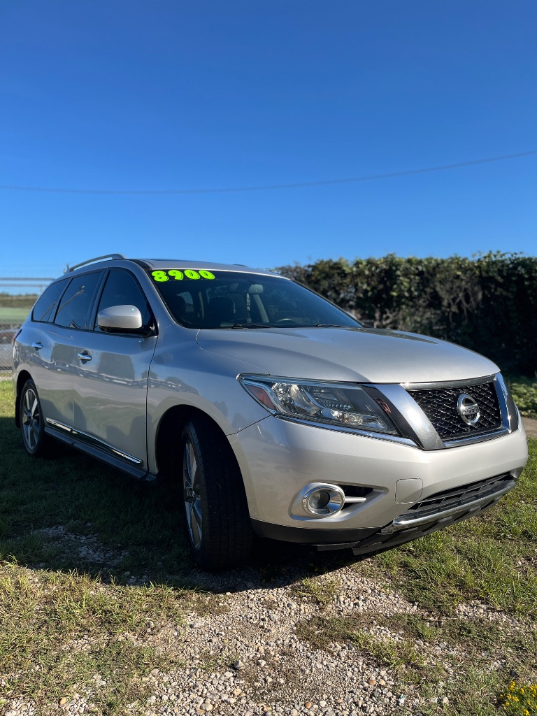 2015 Nissan Pathfinder - $8,900