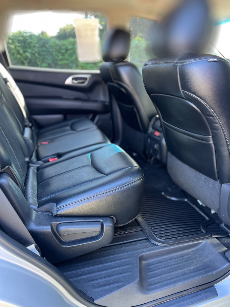 2015 Nissan Pathfinder - $8,900