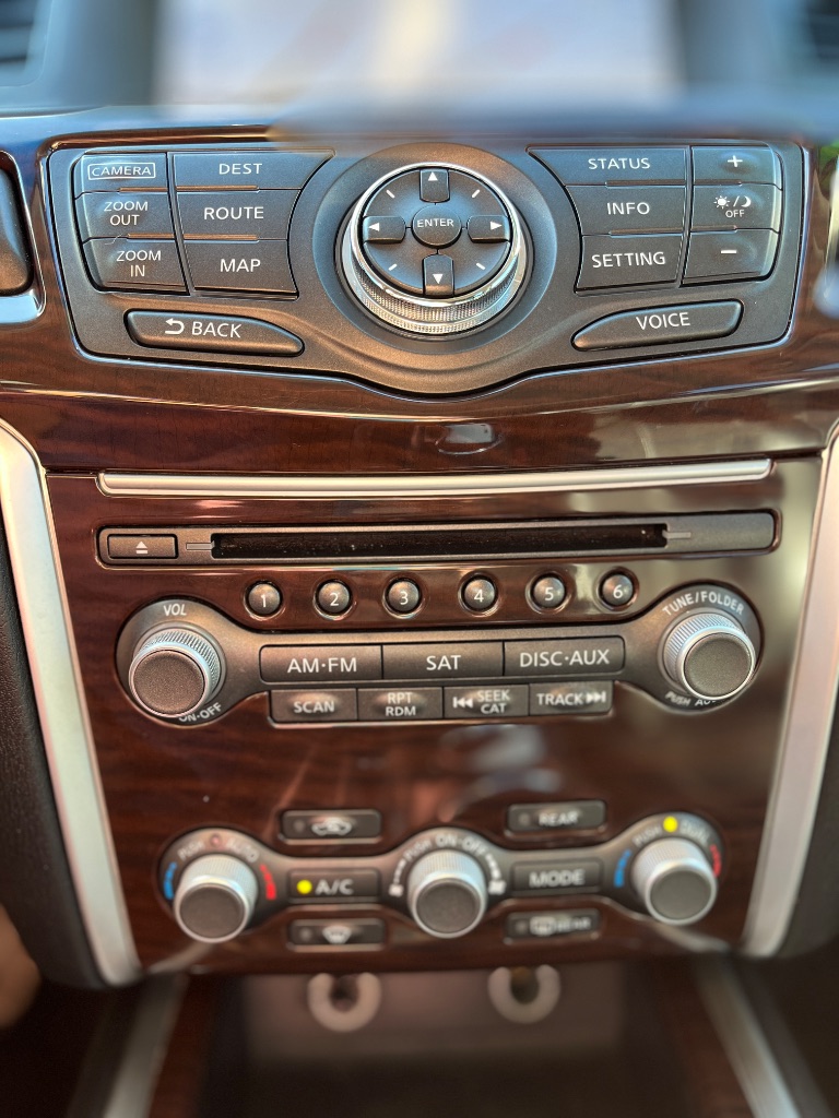 2015 Nissan Pathfinder - $8,900