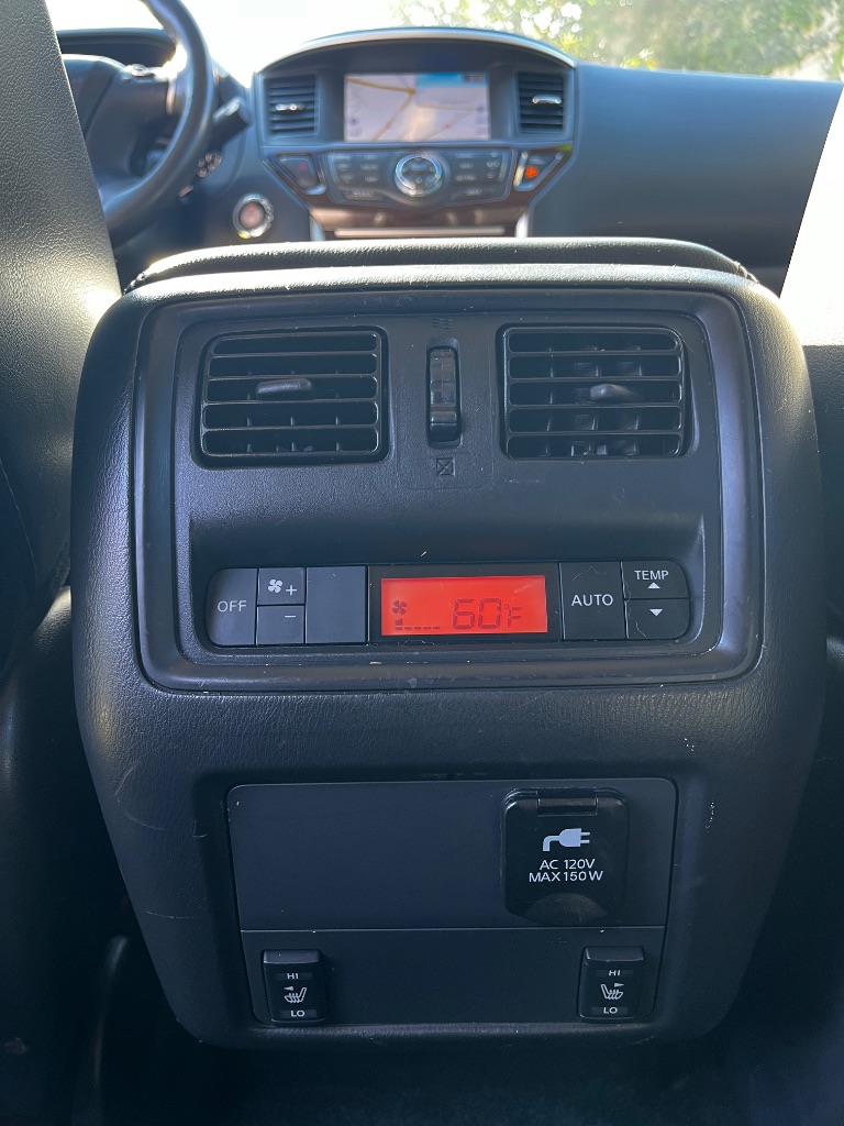 2015 Nissan Pathfinder - $8,900