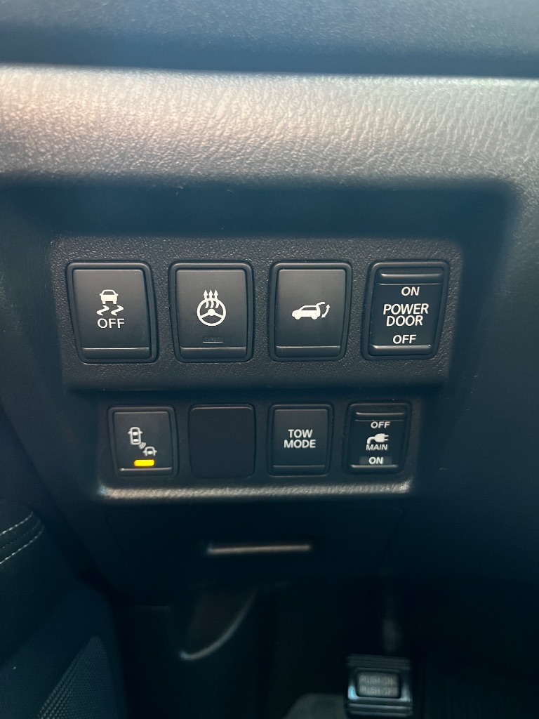 2015 Nissan Pathfinder - $8,900