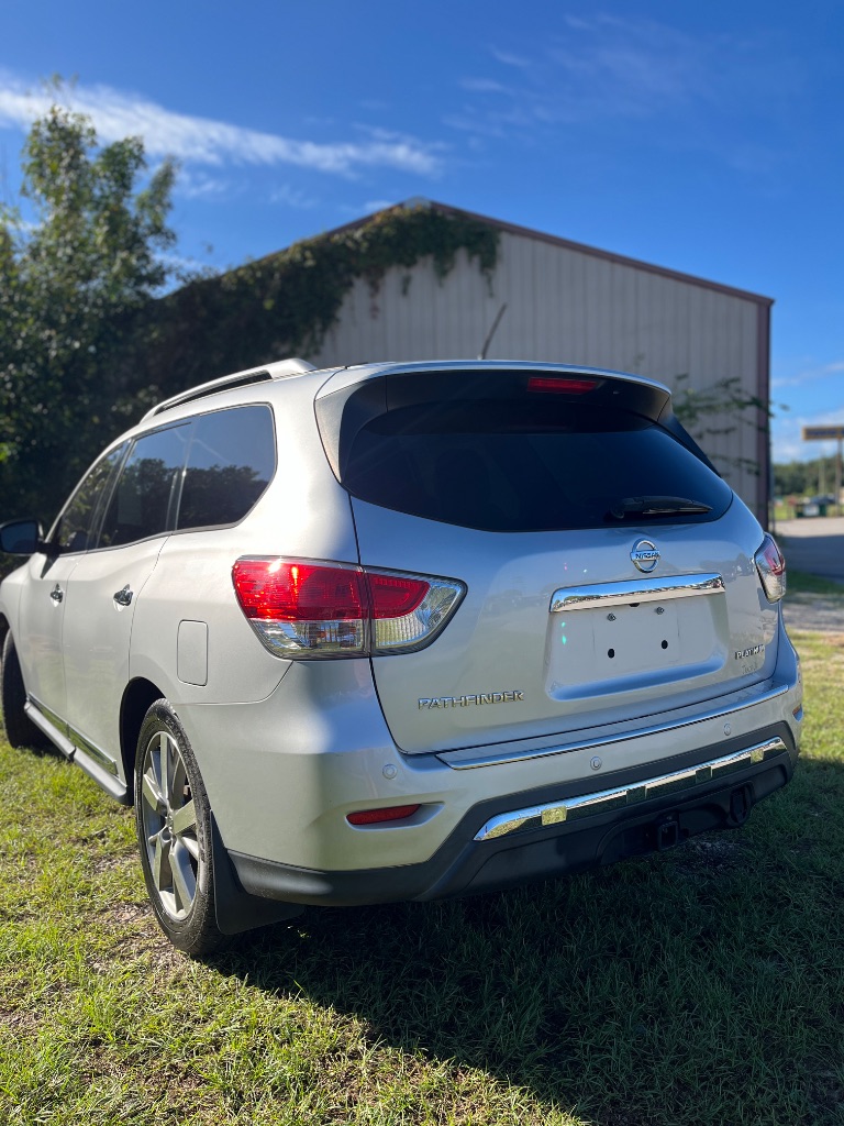2015 Nissan Pathfinder - $8,900