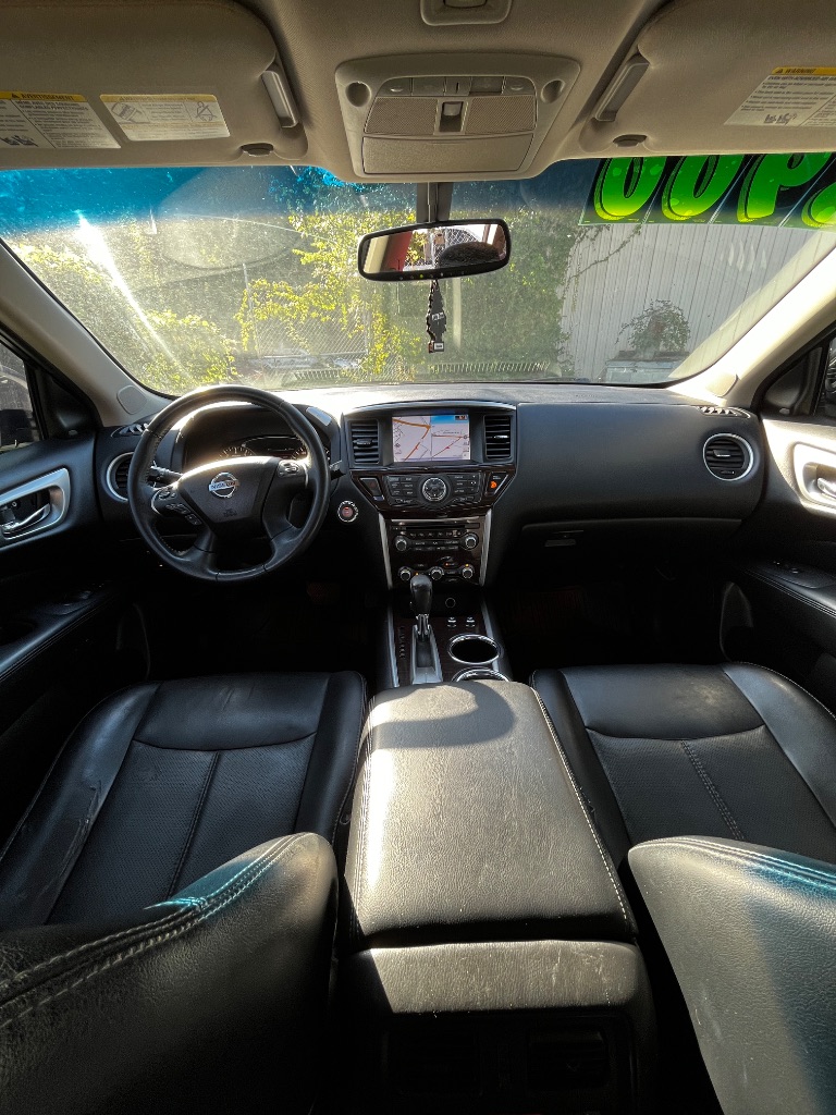 2015 Nissan Pathfinder - $8,900