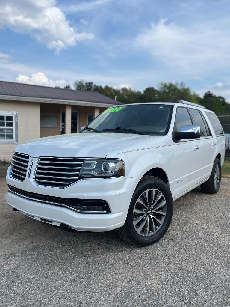 2016 Lincoln Navigator - $10,900