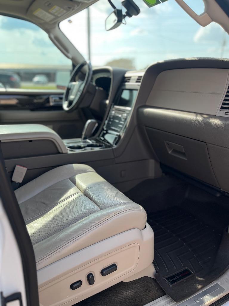 2016 Lincoln Navigator - $10,900