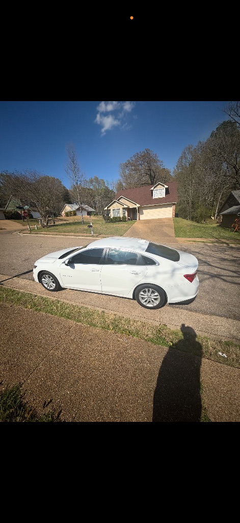 2018 Chevrolet Malibu - $11,995