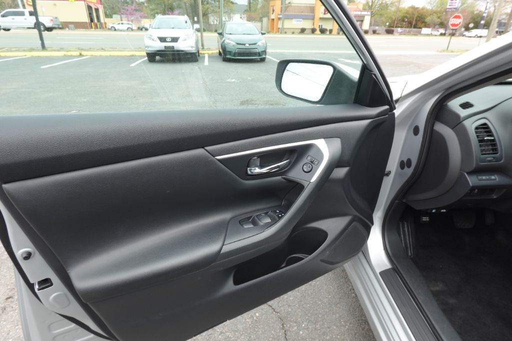 2017 Nissan Altima - $11,995