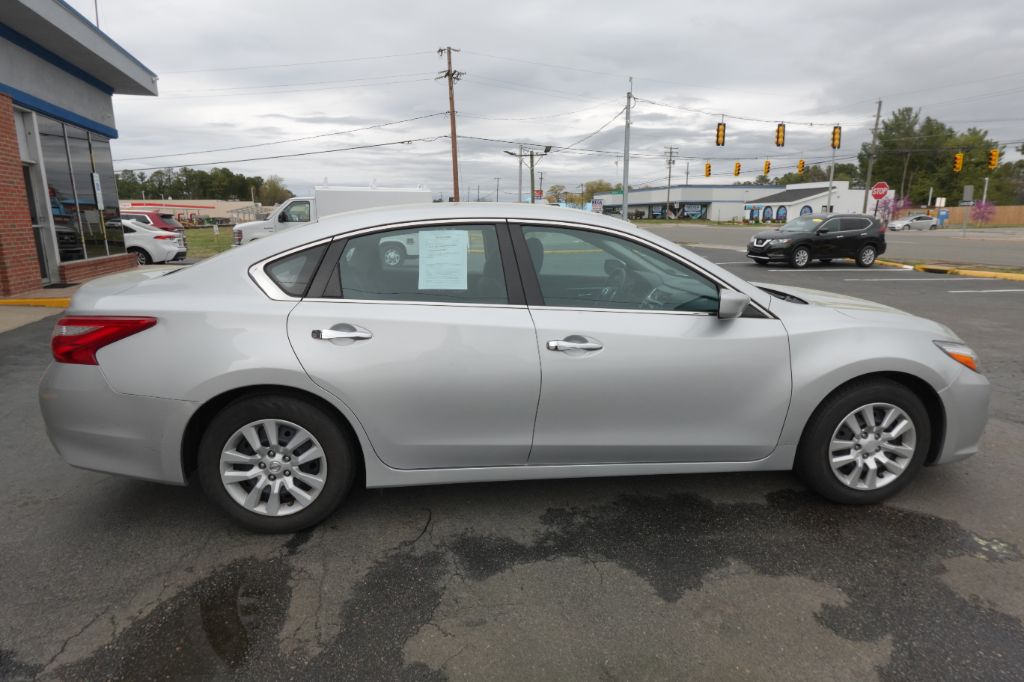 2017 Nissan Altima - $11,995