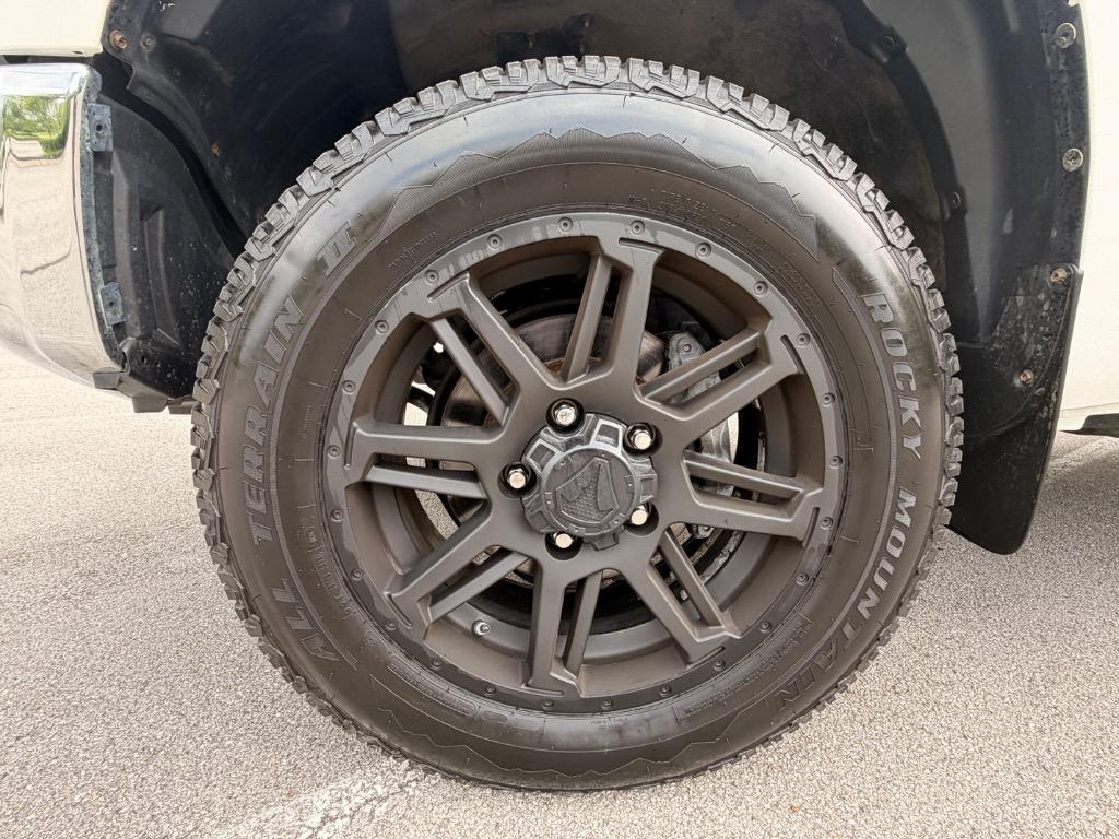 2017 Toyota Tundra - $19,500