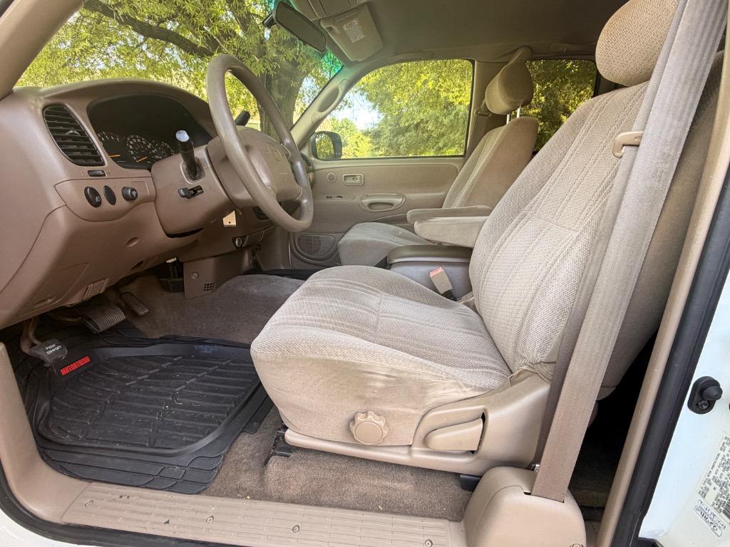 2000 Toyota Tundra - $7,700