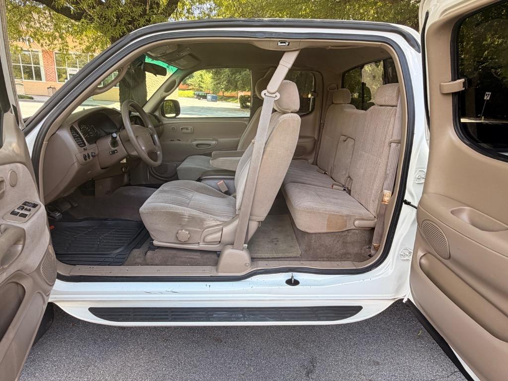 2000 Toyota Tundra - $7,700