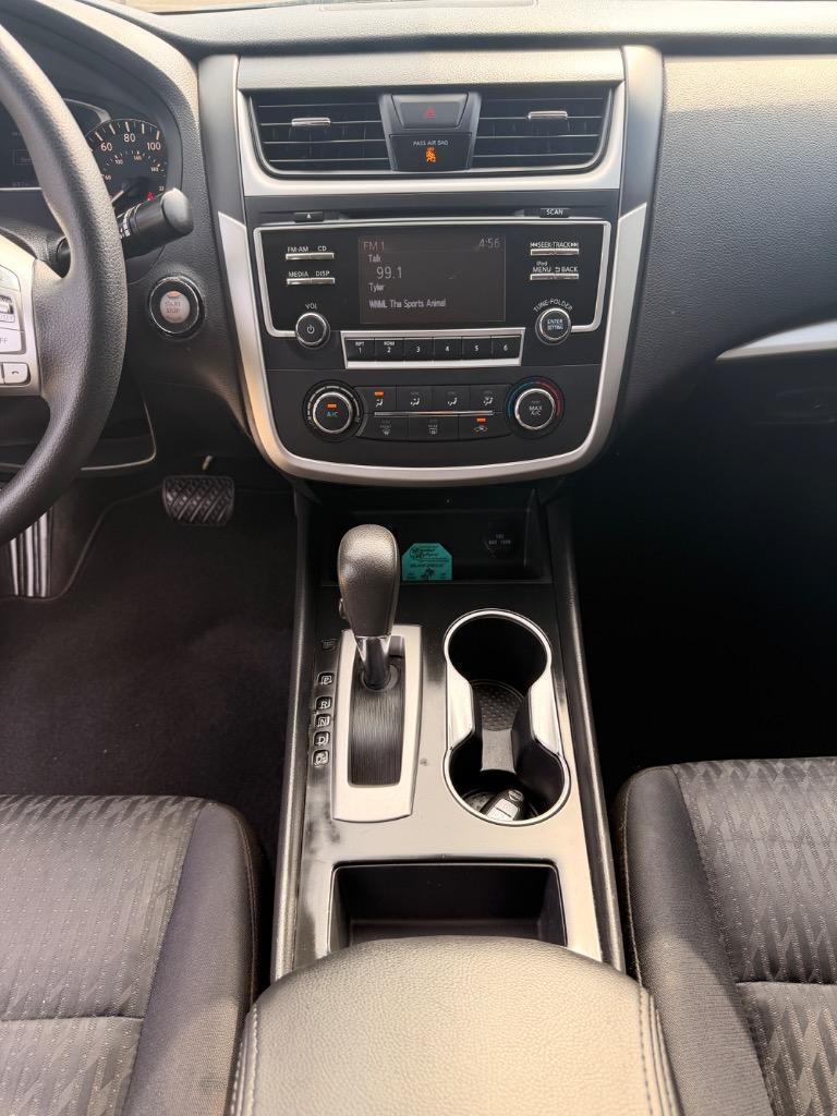 2017 Nissan Altima - $9,000