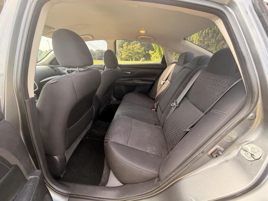 2017 Nissan Altima - $9,000