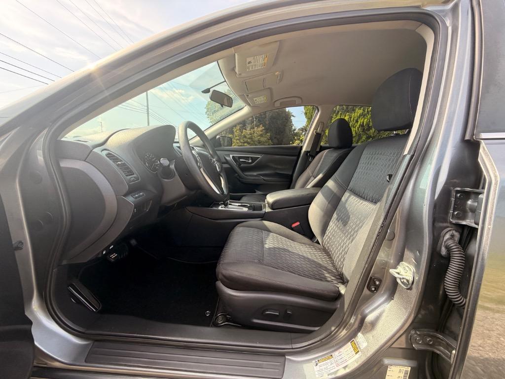 2017 Nissan Altima - $9,000