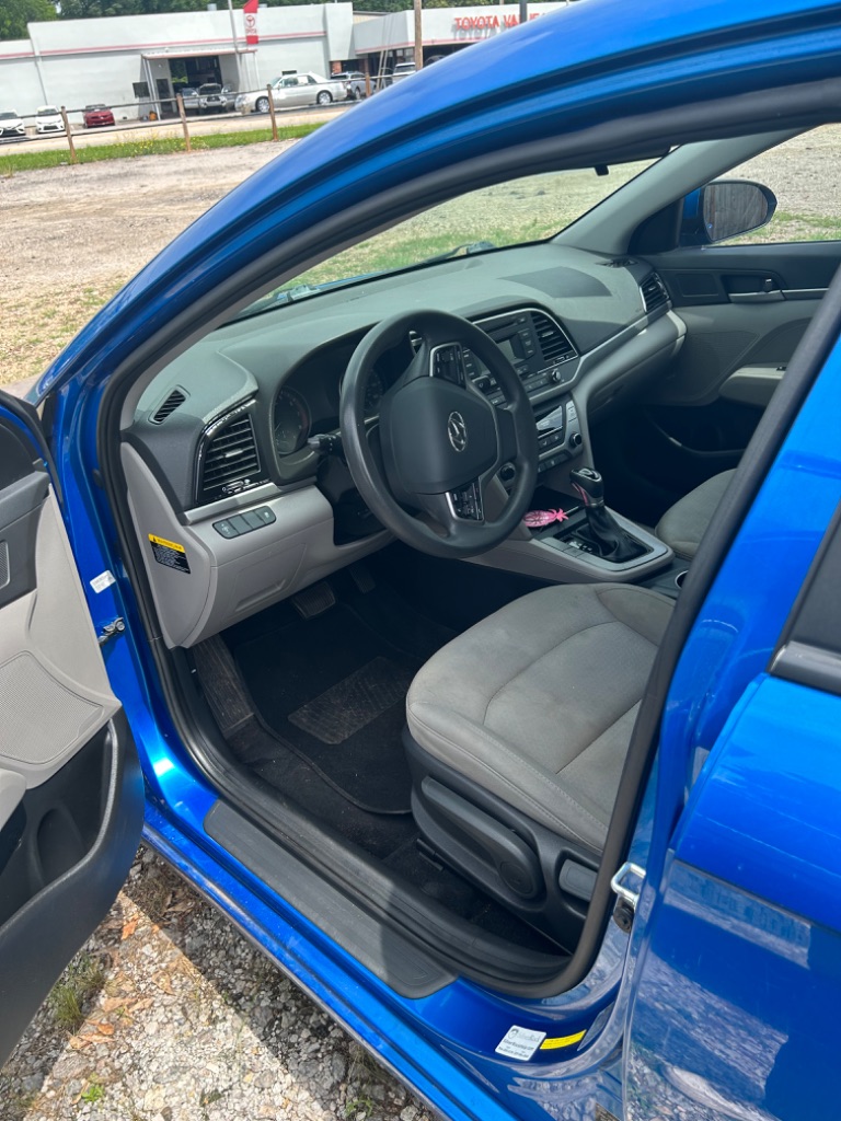 2017 Hyundai Elantra - $7,500