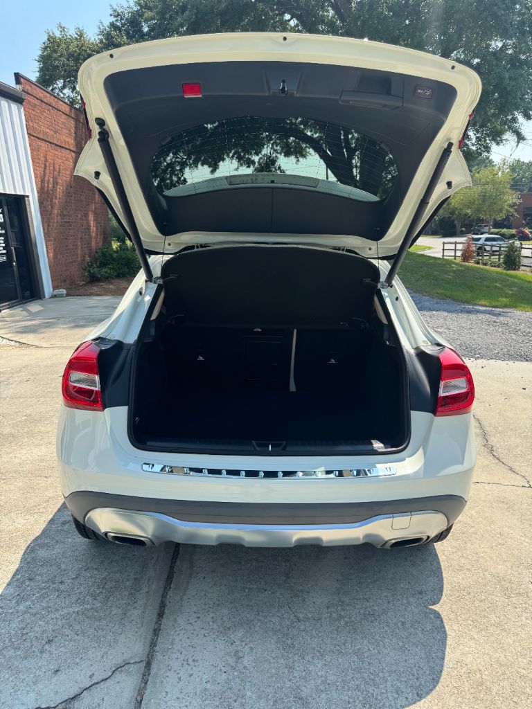 2018 Mercedes-Benz GLA - $12,995