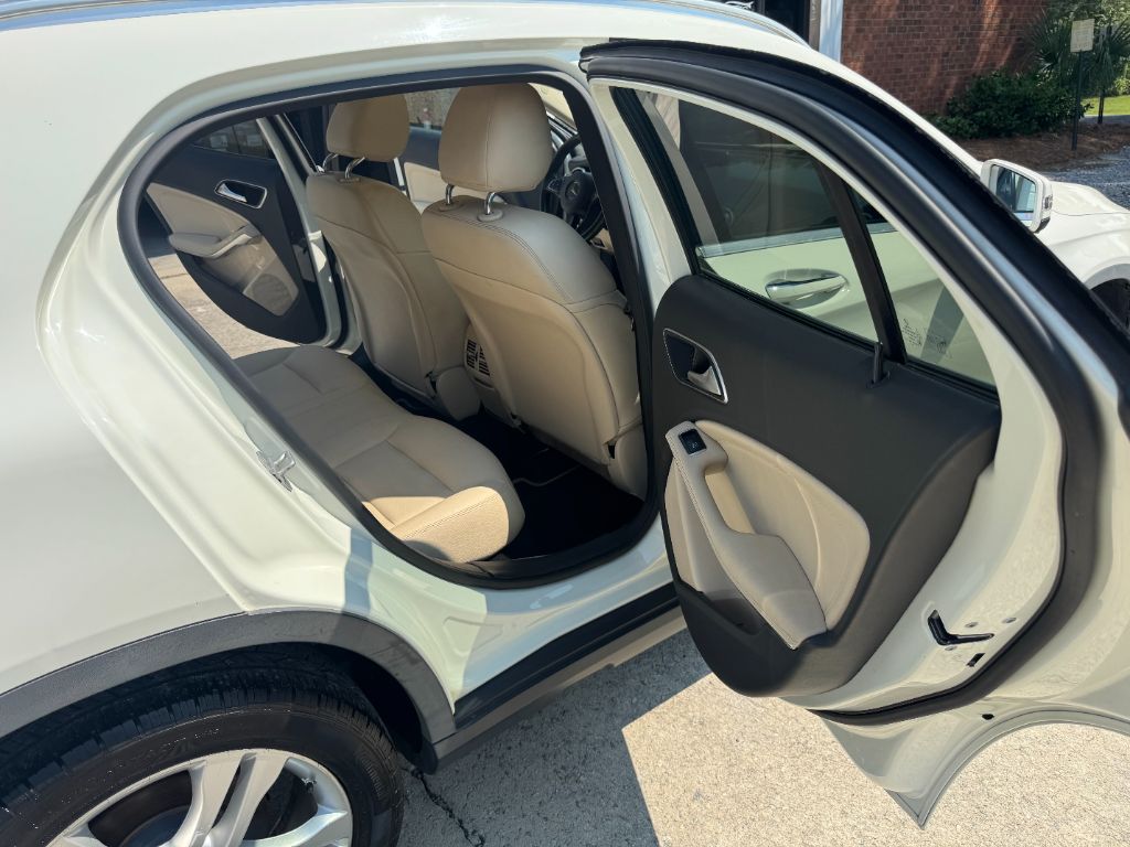 2018 Mercedes-Benz GLA - $12,995