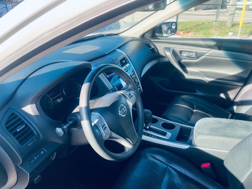 2015 Nissan Altima - $8,500