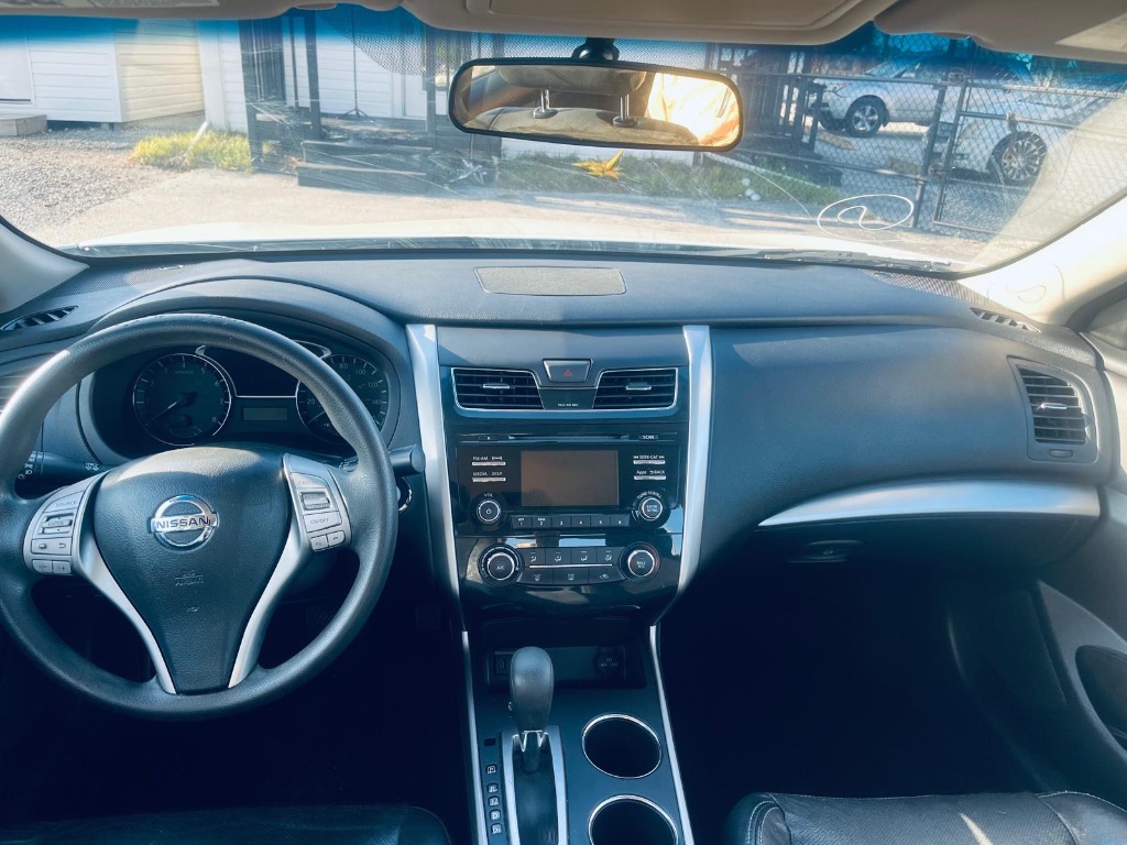 2015 Nissan Altima - $8,500