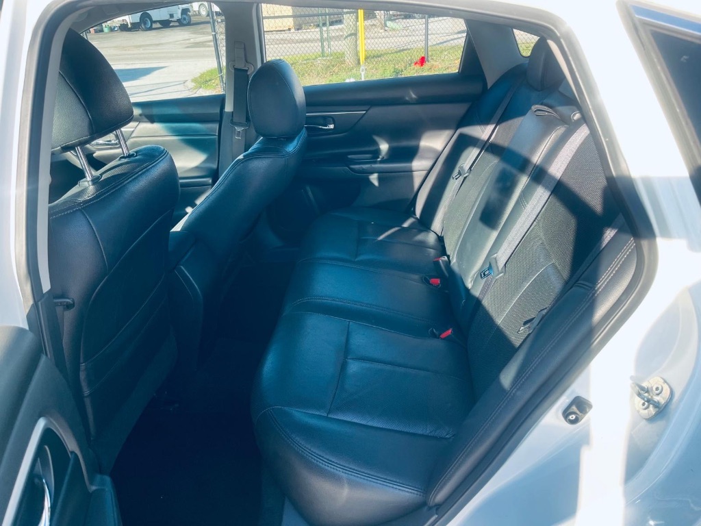 2015 Nissan Altima - $8,500