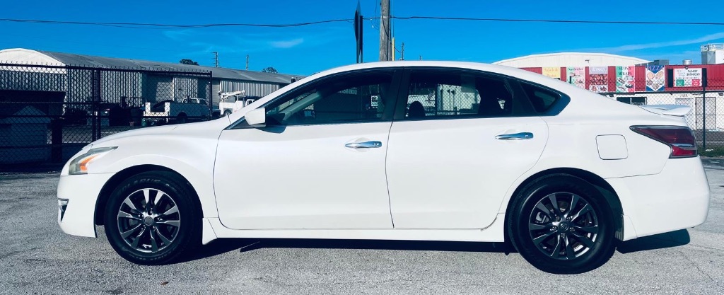 2015 Nissan Altima - $8,500