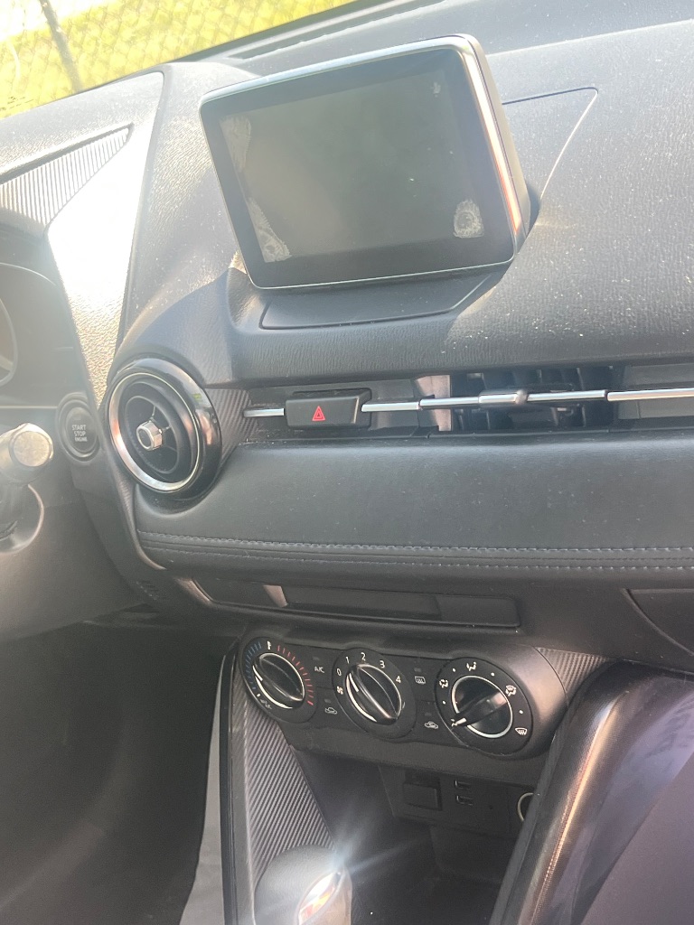 2018 Toyota Yaris - $12,500