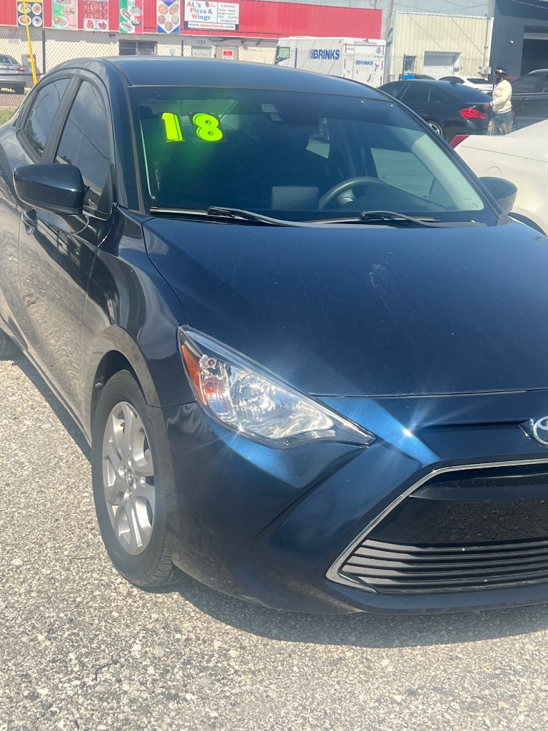 2018 Toyota Yaris - $12,500