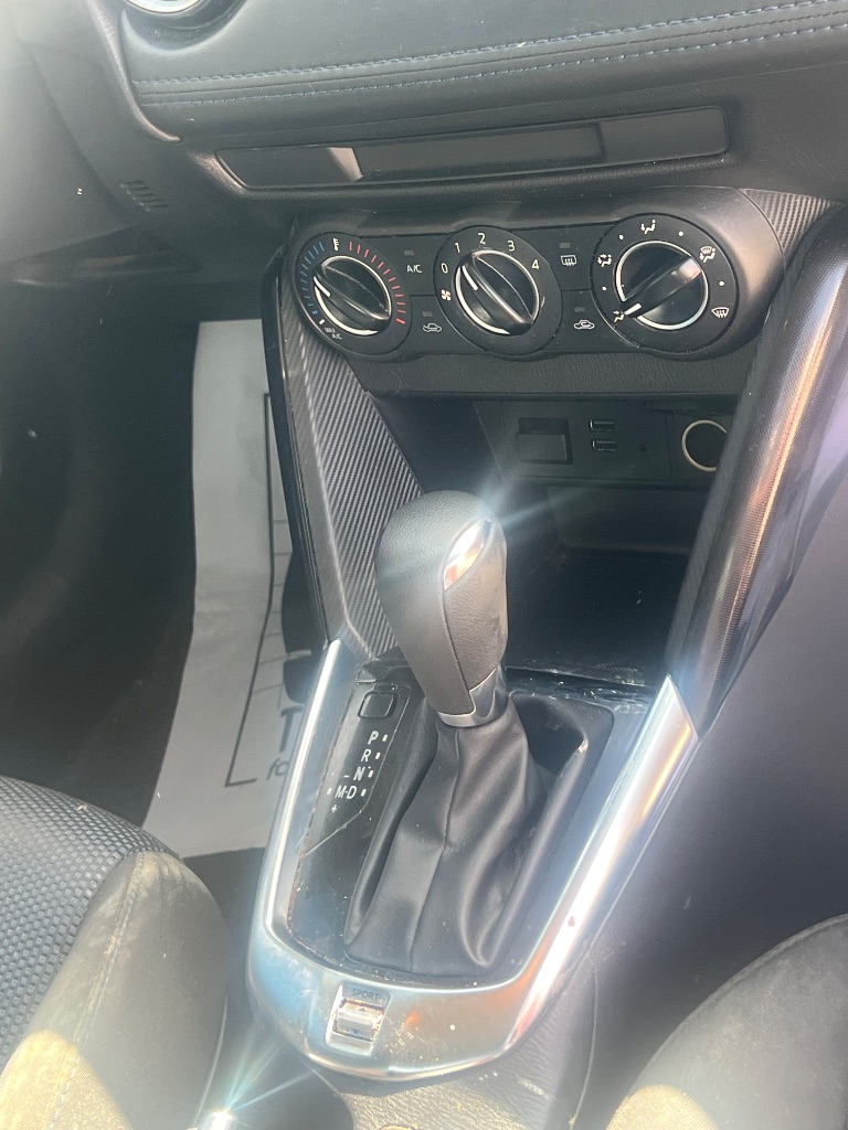 2018 Toyota Yaris - $12,500