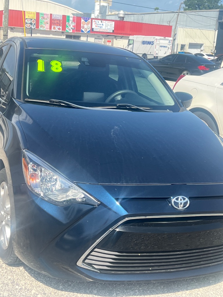 2018 Toyota Yaris - $12,500
